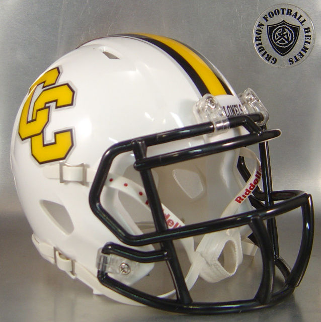 center helmet football Schutt Sports F7 Air Youth Elite titanium facemask Rivalry week: CDE contender in