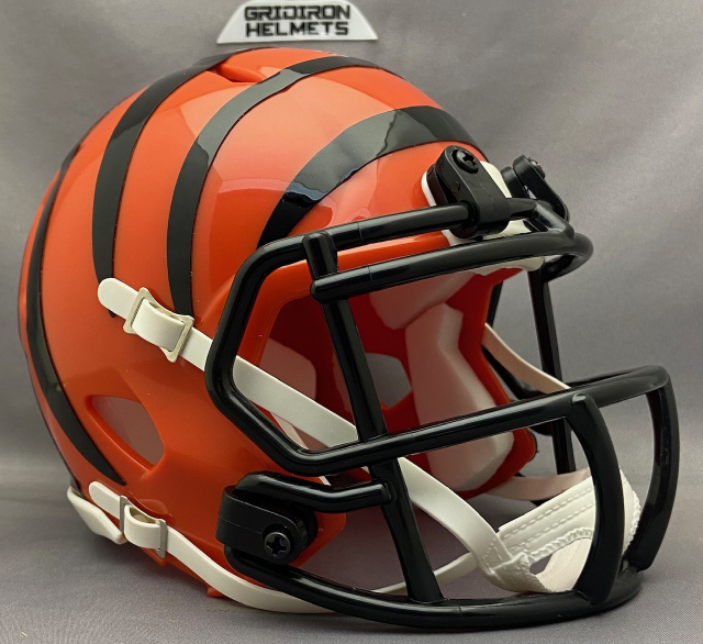 Riddell NFL Cinicinatti Bengals Speed Authentic Football Helmet